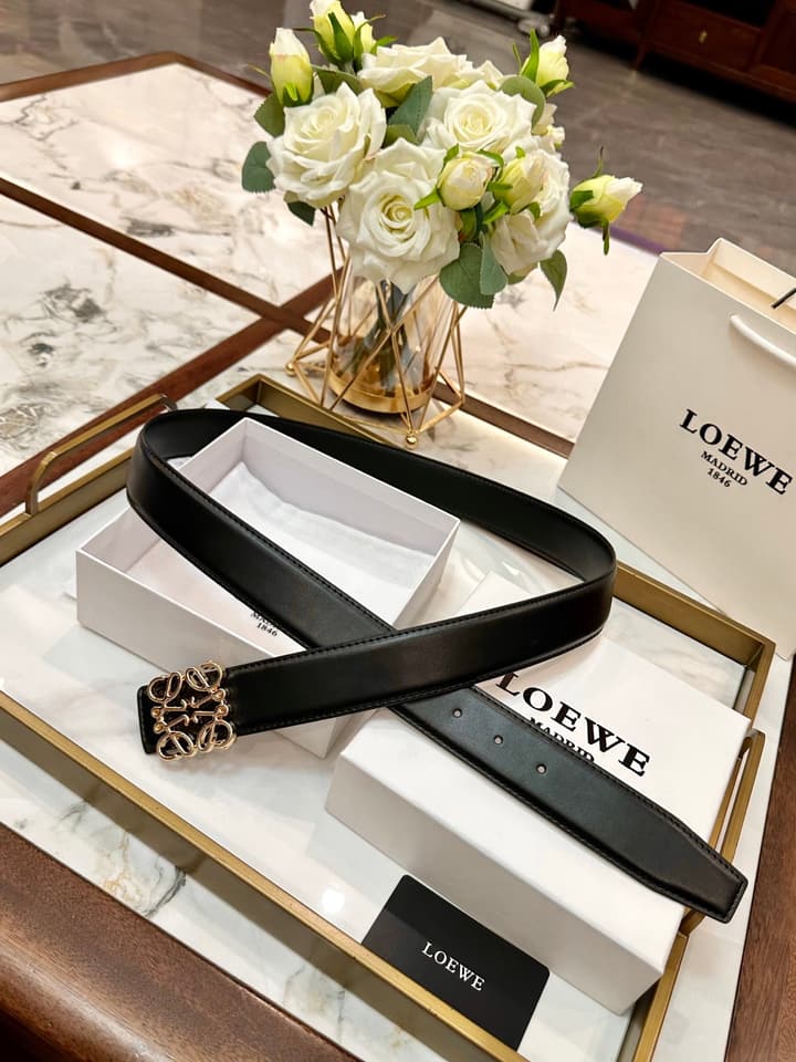 Loewe Classic Leather Belt – 4.0cm in Black With Gold Flat Buckle