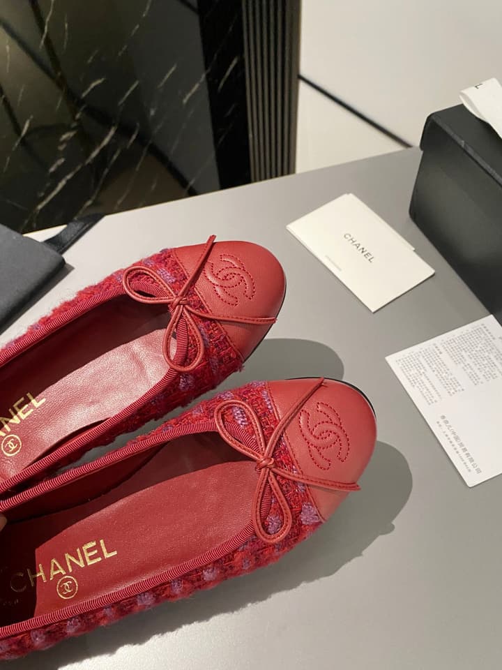 Chanel Classic Ballet Flats in Fuchsia Embossed