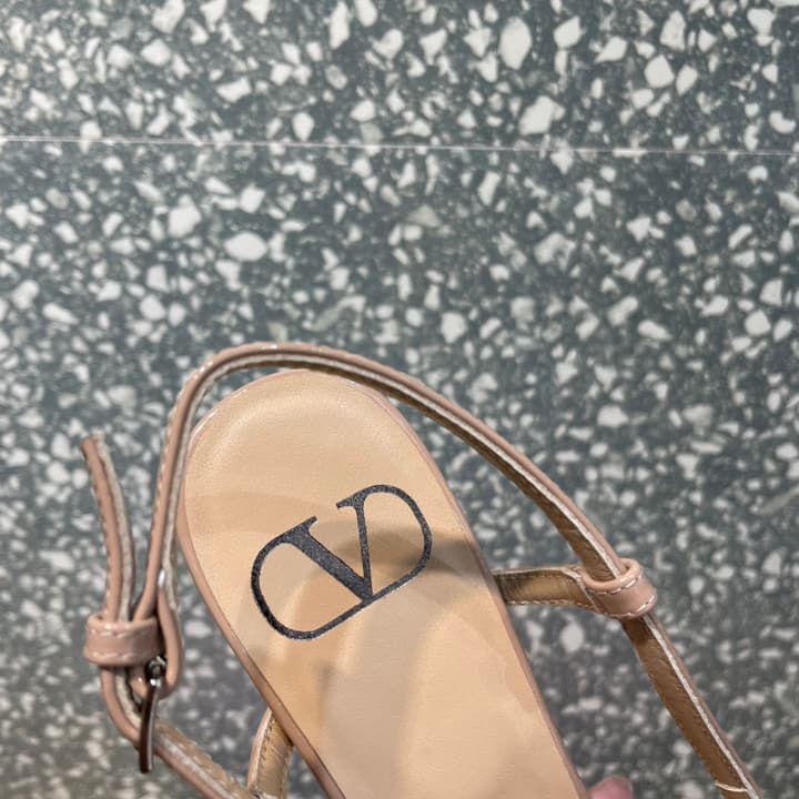 Valentino Patent Leather Pumps – New Collection in Apricot