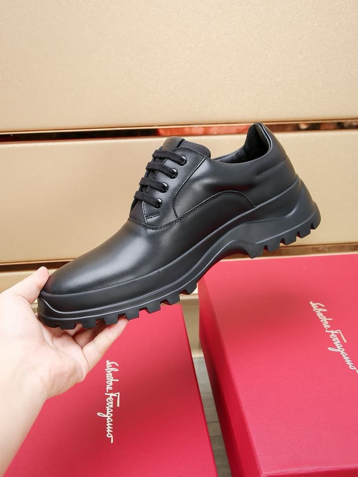 Ferragamo Premium Business Dress Shoes in Black Leather Derby