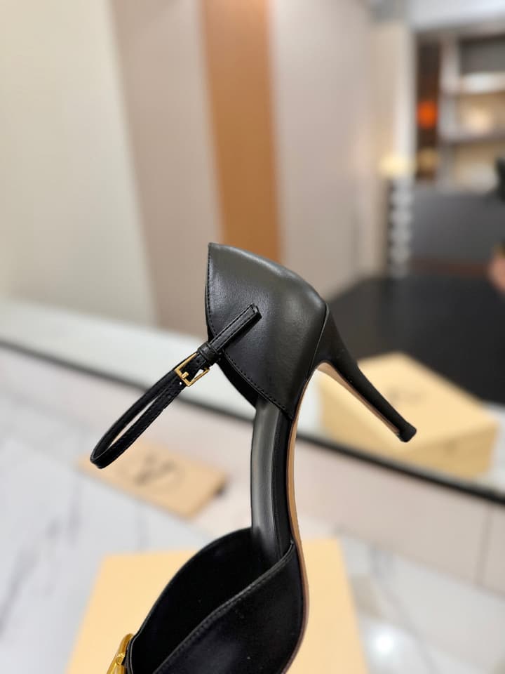 Valentino Garavani VLogo Signature Slingback Sandals in Classic Black