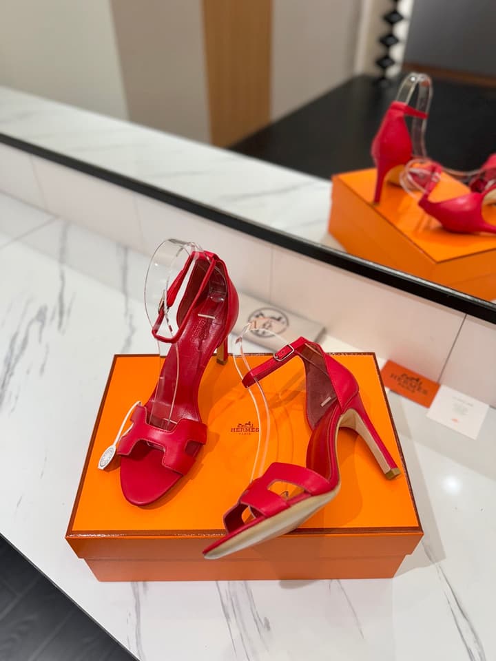 Hermès Classic Smooth Cowhide Pumps – 9cm in Caramel Brown