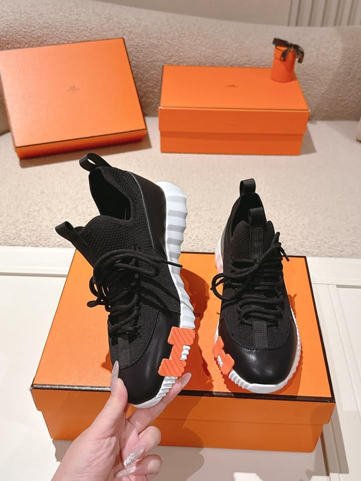 Hermès Classic Couple's Casual Sneakers in All Black