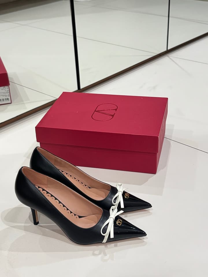 Valentino Bow-Detail High Heels in Black With White Bow