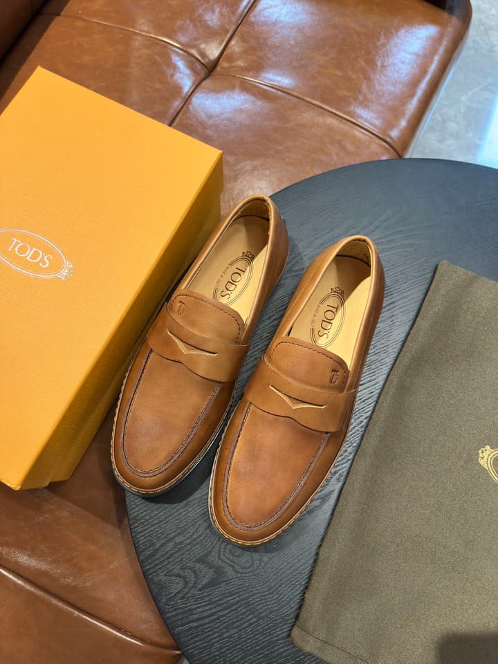 Tod's Gommino Calfskin Loafers in Charcoal Suede