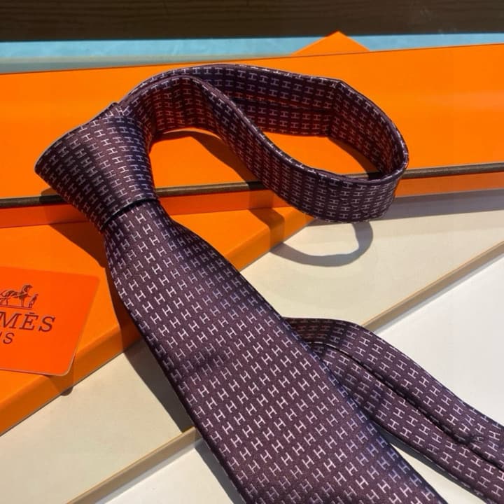 Hermès H-Letter Men's Silk Tie Series in Burgundy Microdot