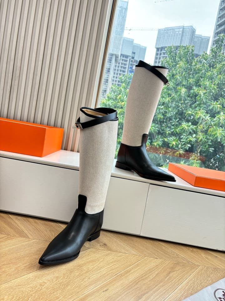 Hermès Classic Knee-High Boots – 2025FW in Assorted Buckle Riding Boots Display