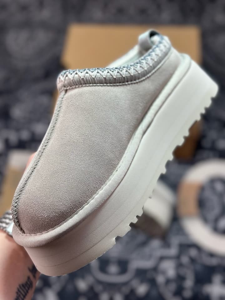 UGG Tazz Platform Snow Boots in Classic Black