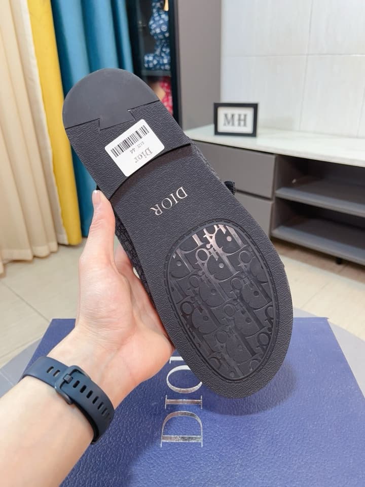 Dior Aqua Suede Sandals – Spring/Summer Collection in Beige Oblique