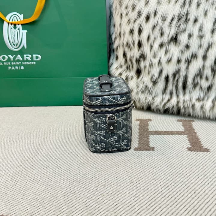 Goyard Muse Vanity Ultra Mini Cosmetic Bag in Blue