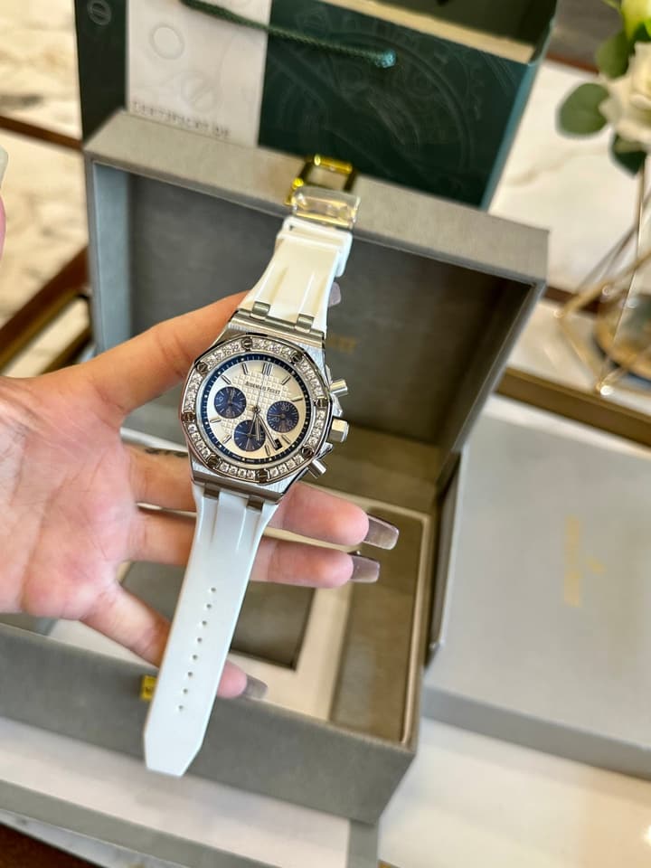 Audemars Piguet Royal Oak Automatic Mechanical Watch – 40mm in Silver - Diamond Dial