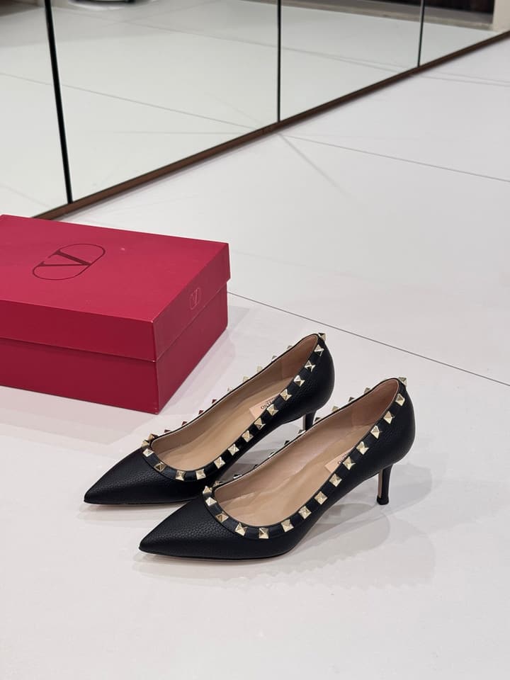 Valentino Classic High-Heel Pumps in Nude Pink Studded