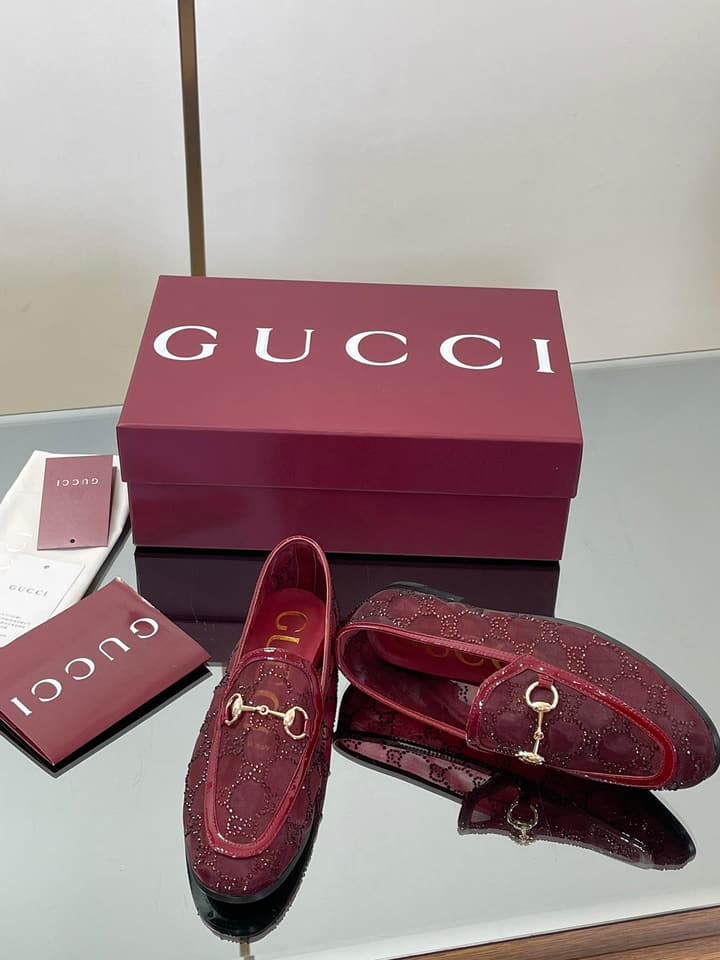 Gucci Patent Leather GG Crystal Loafers – FW25 in Black Patent Crystal Gg