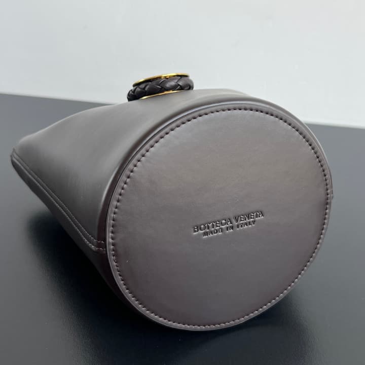 Bottega Veneta Liberta Bucket Bag – 25SS in Black