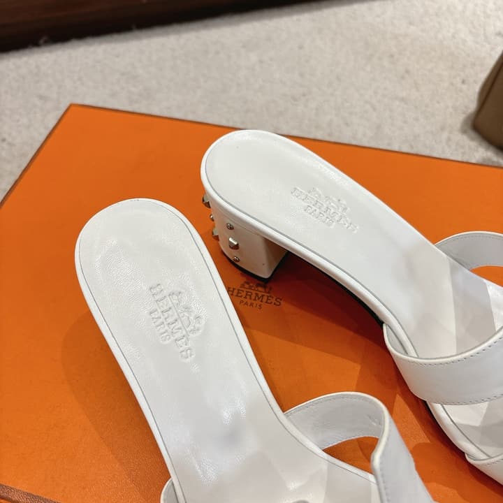 Hermès Oasis H-Slippers Sandals – New Colorway in Black Leather
