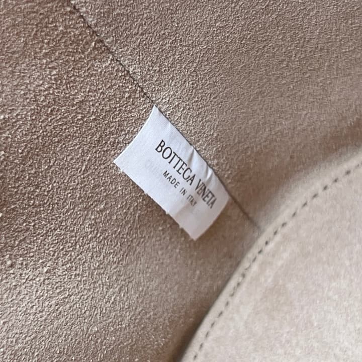 Bottega Veneta Liberta Bucket Bag – 25SS in Black