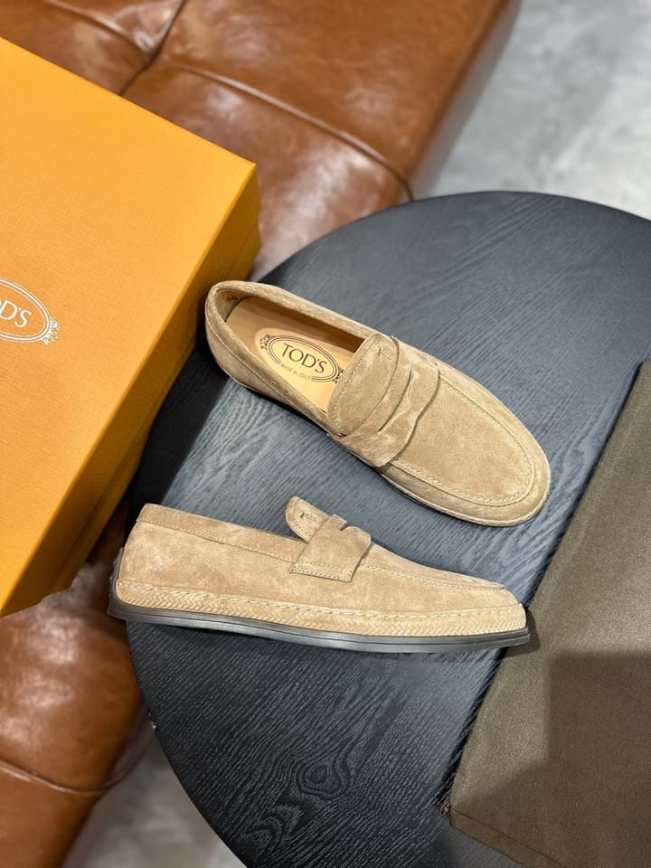 Tod's Calfskin Loafers in Light Brown
