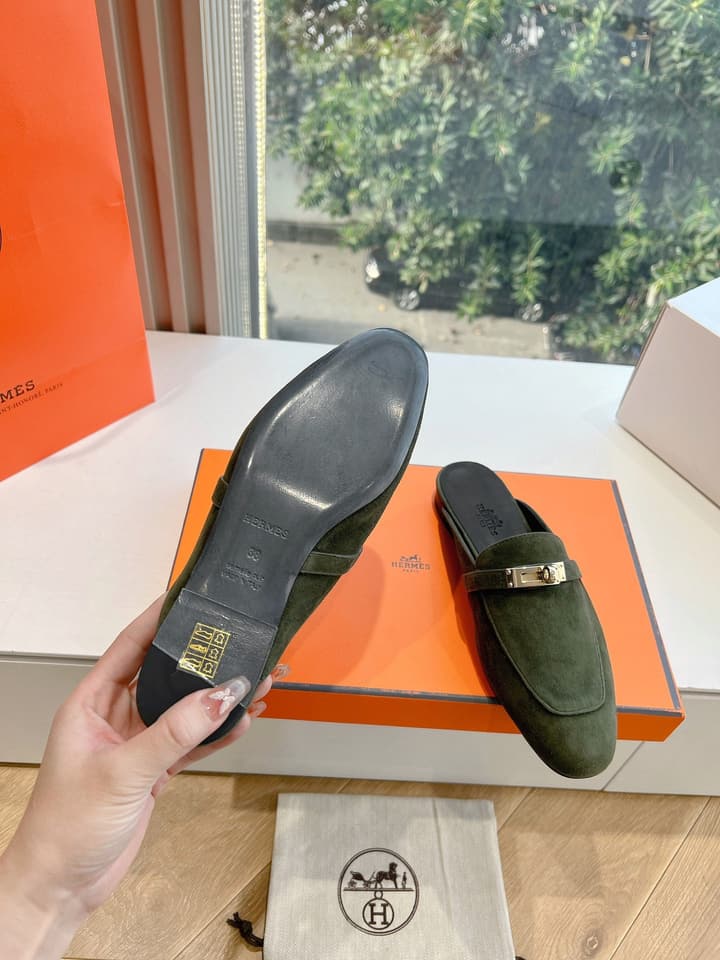 Hermès Mules Loafers – 2025 Spring/Autumn Collection in Dark Green Suede