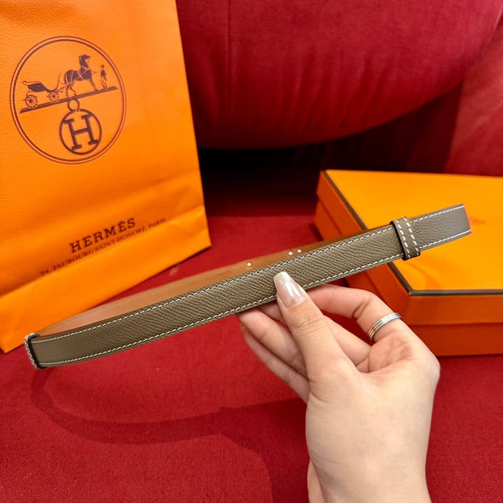 Hermès Kelly Epsom Leather Belt in Black Leather With Gold Hardware