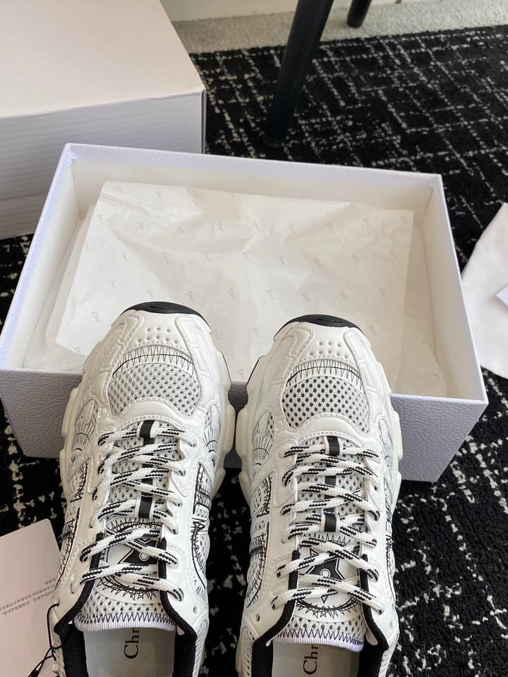 Dior Chrono Futuristic Sneakers – 24SS in White Mesh With Black Accents