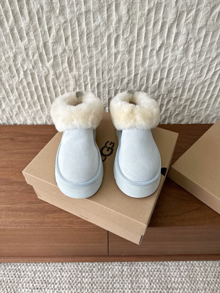 UGG Sheepskin Fur-Lined Slippers – Autumn/Winter Collection in Tall Light Pink With Cream Fur