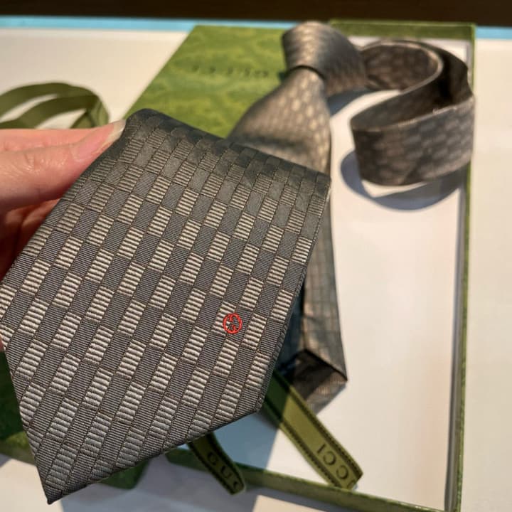 Gucci GG Logo Jacquard Tie in Black