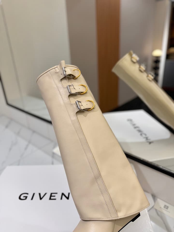 Givenchy Lock Detail Knee-High Boots – 2024 Spring/Summer Collection in Black