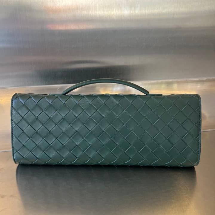 Bottega Veneta Intrecciato Knot Clutch Bag in Gold