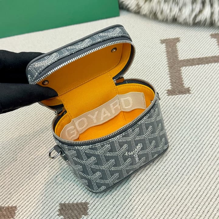Goyard Muse Vanity Ultra Mini Cosmetic Bag in Blue