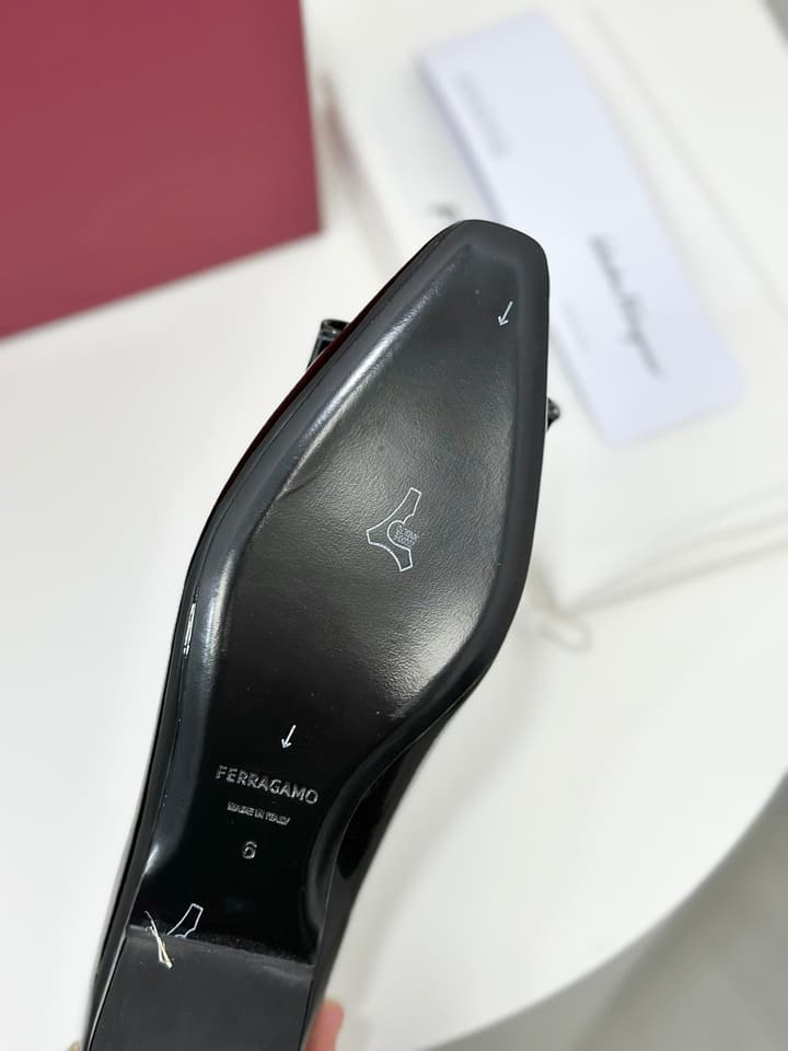 Ferragamo Vara Patent Leather Square Toe Pumps in Black Patent Leather (1cm Heel)