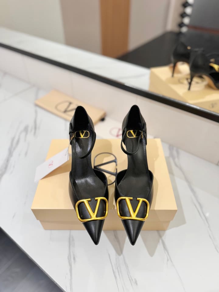 Valentino Garavani VLogo Signature Slingback Sandals in Classic Black