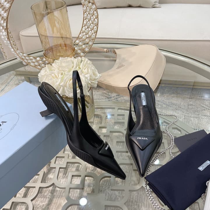Prada Patent Leather Slingback Heels – Spring/Summer Collection – 2022 in Gold