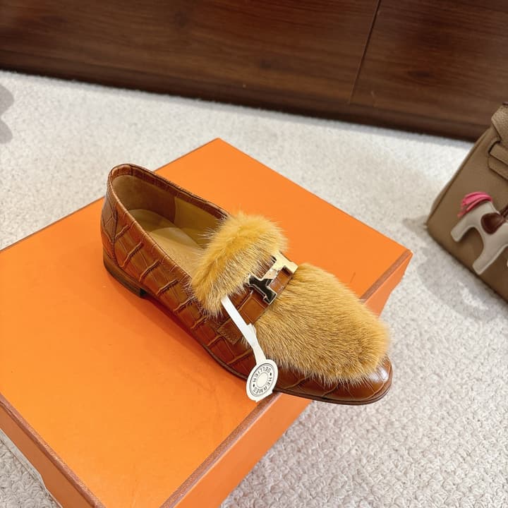 Hermès Mink Suede Loafers & Mules – Autumn/Winter Collection in Pale Tan Suede With Silver Hardware