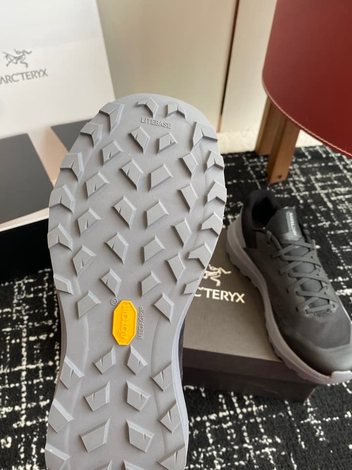 Arc'teryx Norvan VT Trail Running Shoes in Black With White Sole