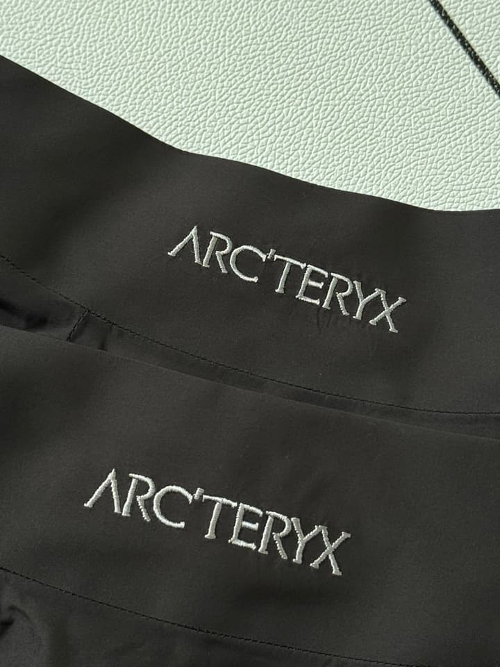 Arc'teryx Solano Windbreaker Jacket – 2025 Model in Black Solano Jacket