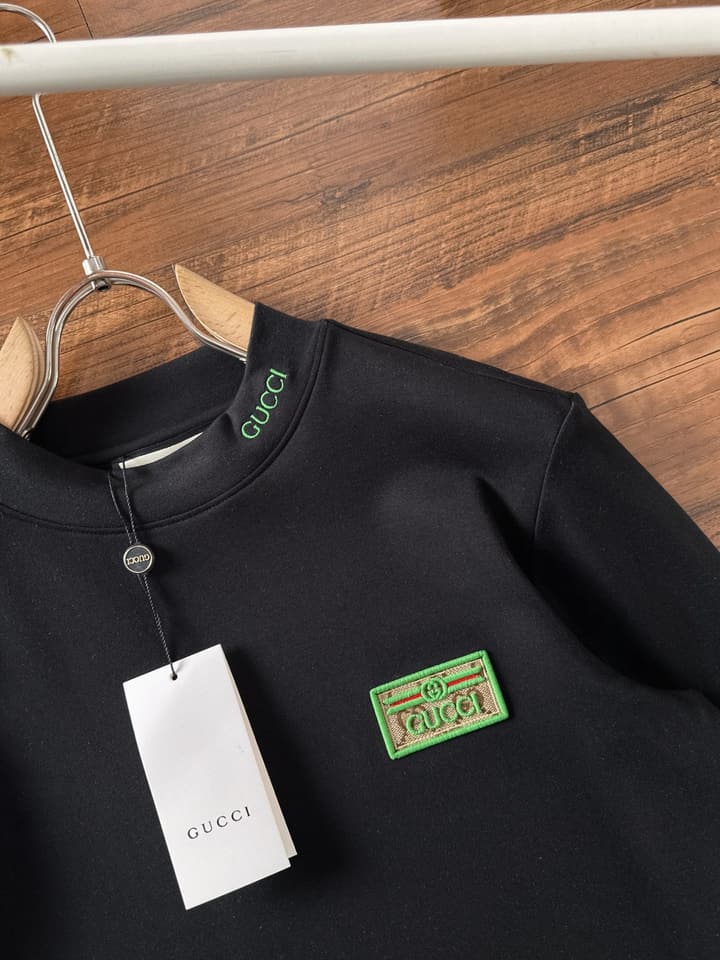 Gucci Long Sleeve T-Shirt – 2025FW in Black With Light Logo