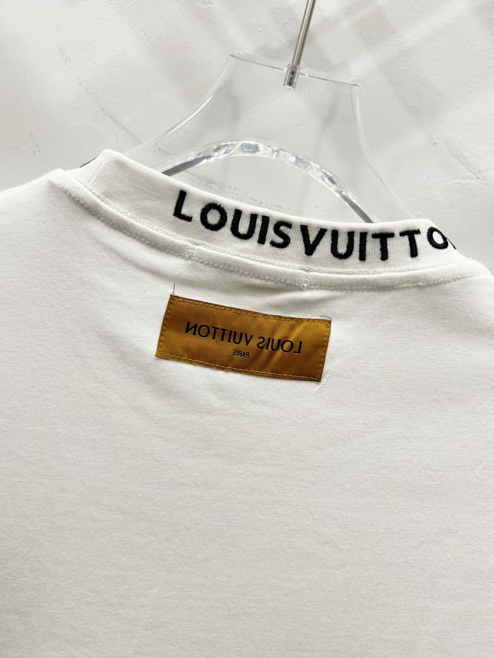 Louis Vuitton Leather Label Pocket Embroidered T-Shirt – 2025 Summer Collection in Classic Black