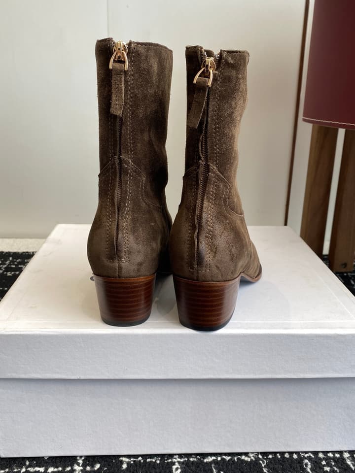 Celine Retro Chunky Chelsea Ankle Boots – 25SS in Classic Brown Suede