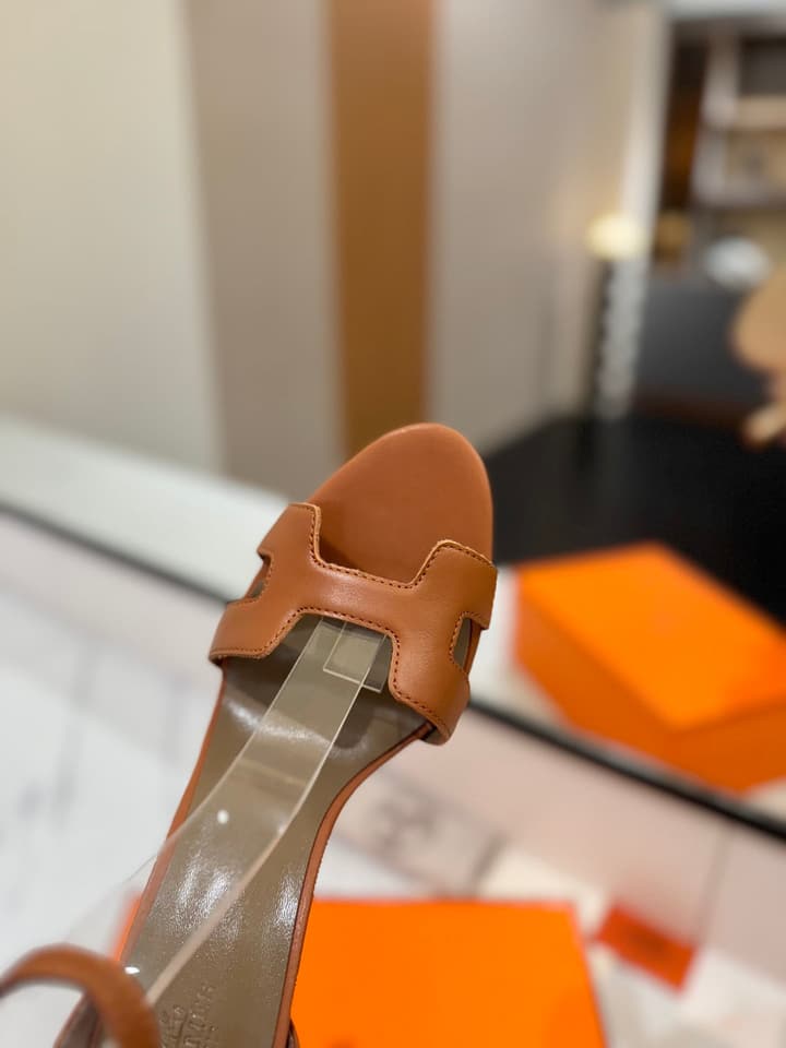 Hermès Classic Smooth Cowhide Pumps – 9cm in Caramel Brown