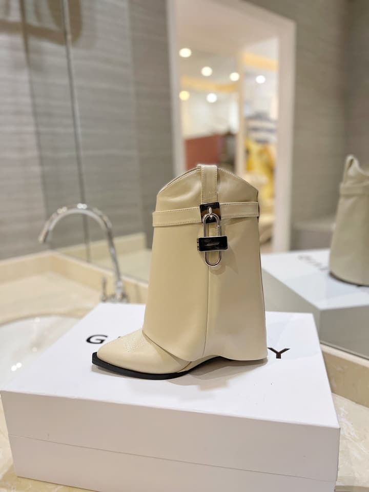 Givenchy Embroidered Lock Ankle Boots – 2023SS in Blush Leather