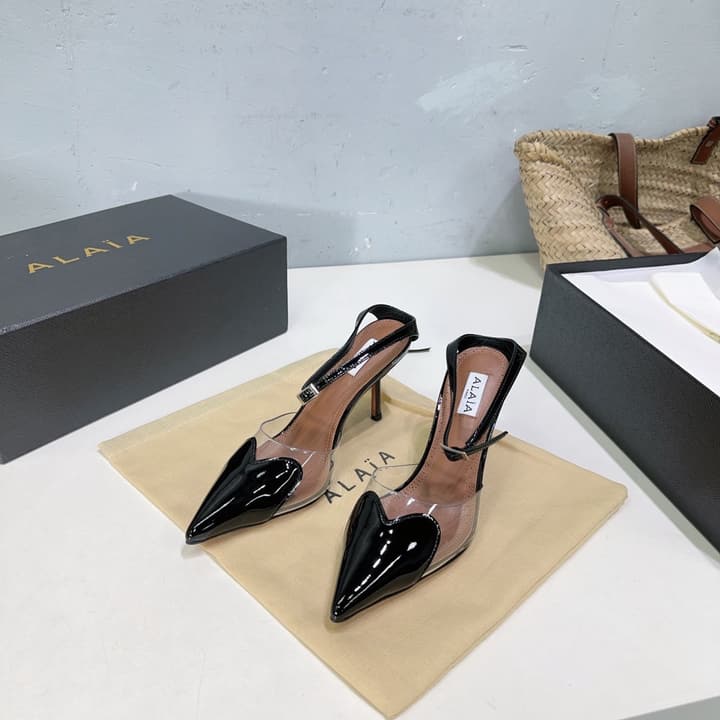 Alaïa Heart PVC Pointed Toe Slingback Mules – Spring/Summer Collection – 25SS in Black Patent Toe