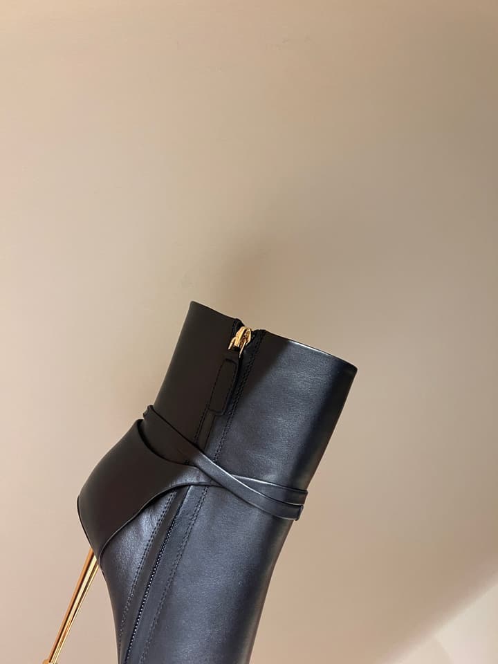 Tom Ford Luxury Metal Heel Ankle Boots in Black Leather