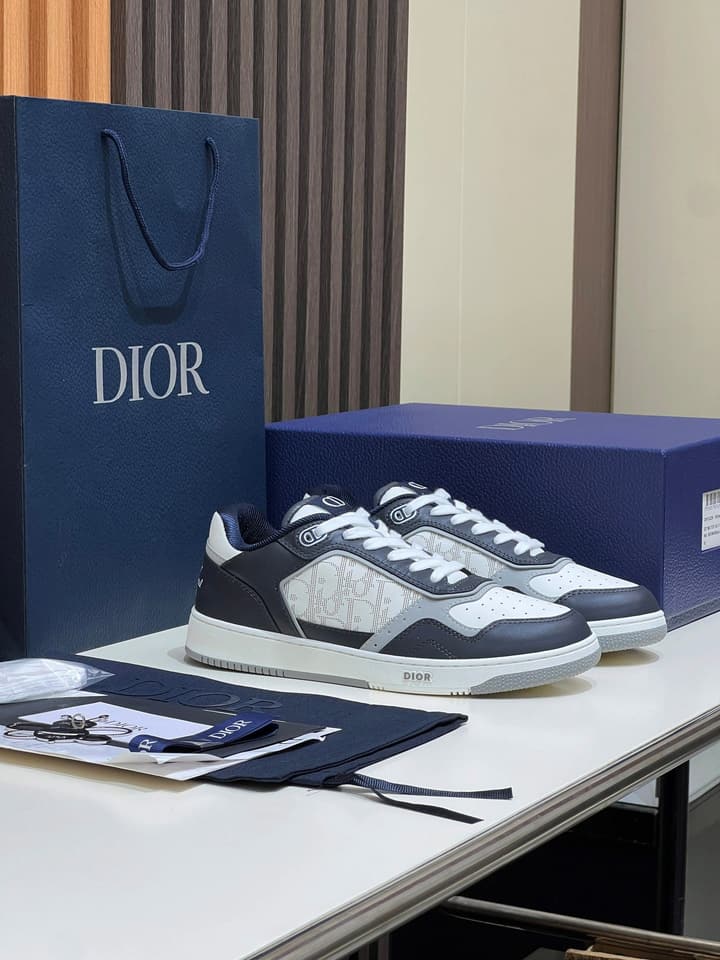 Dior B27 Couple's Sneakers – 2025 Collection in All Black With White Sole