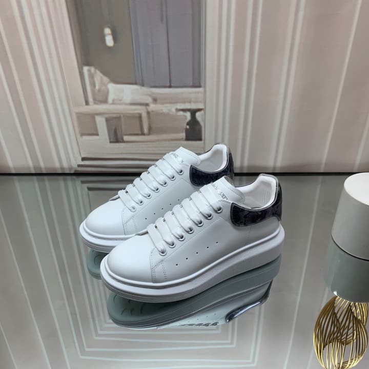 Alexander McQueen Unisex Sneakers in White And Grey Paneled