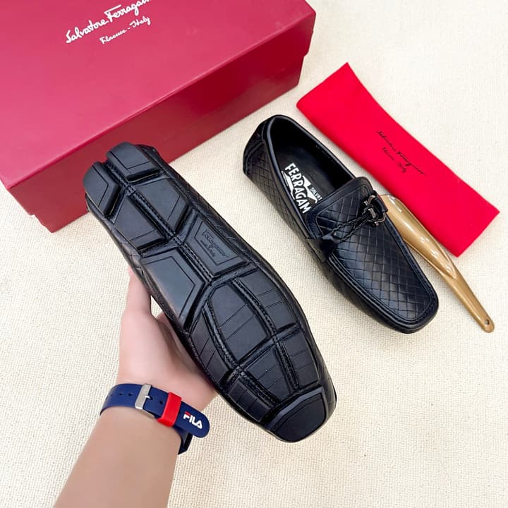 Ferragamo Men's Driving Loafers in Black Grained Gancini