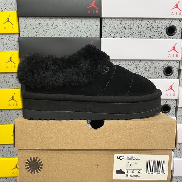 UGG Thick-Soled Low-Cut Fur Snow Boots in Olive Suede Patterned Trim