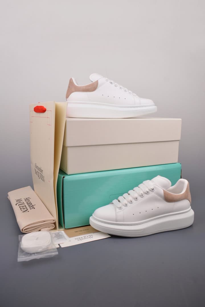 Alexander McQueen Classic Platform Sneakers – 2025 Edition in White Lavender