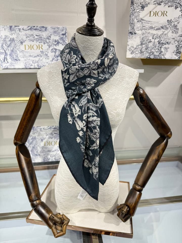 Dior Cashmere Silk Square Scarf – 2025 Collection in Cream Multi-floral