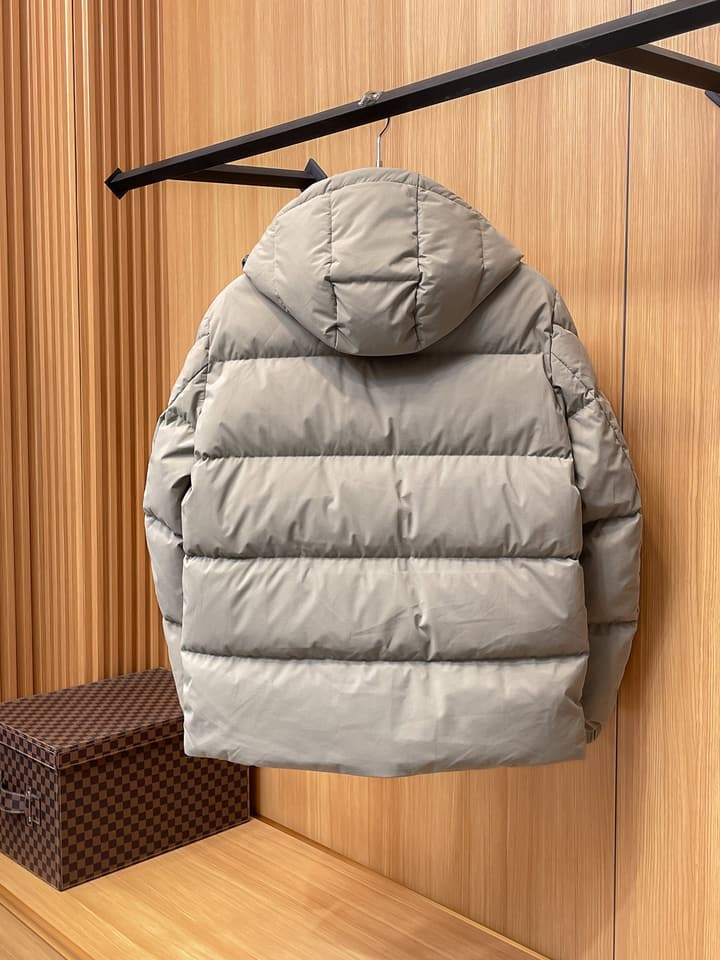 Moncler Designer Structural Down Jacket – 2025 Latest Model in Light Taupe Down Jacket