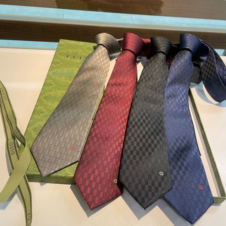 Gucci GG Logo Jacquard Tie in Black